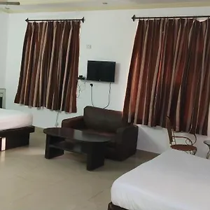 Hotel Fabhotel Prashant Palace, Mysore
